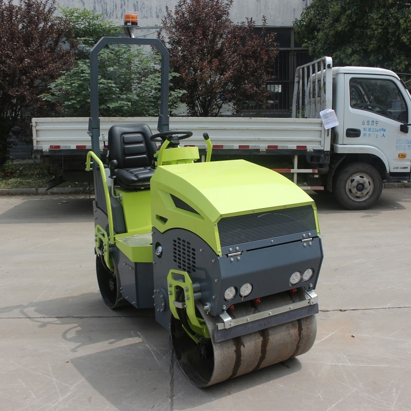 振動(dòng)異常的小型壓路機(jī)，大概率是振動(dòng)軸承出現(xiàn)了問(wèn)題
