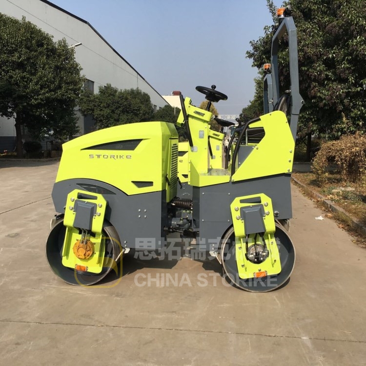 小型壓路機(jī)十字路口施工，瀝青路面的接縫有什么技巧處理